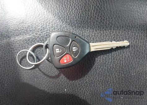 2011 Toyota 4Runner Sr5 V6 z USA, uszkodzony, nr VIN JTEBU5JR1B5033498